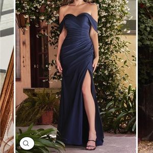 Off the Shoulder fitted dress in Navy